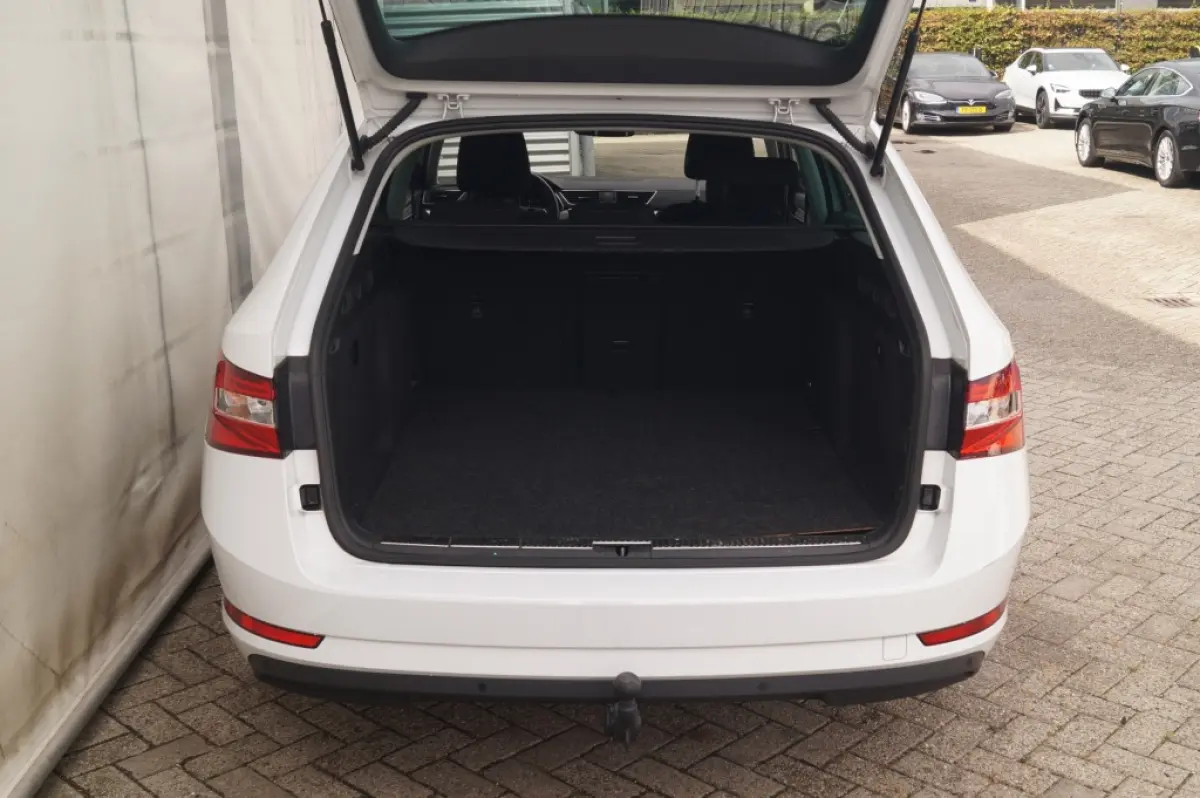 1.4 TSI iV PHEV Business Edition -NAVI-ECC-TREKHAAK-