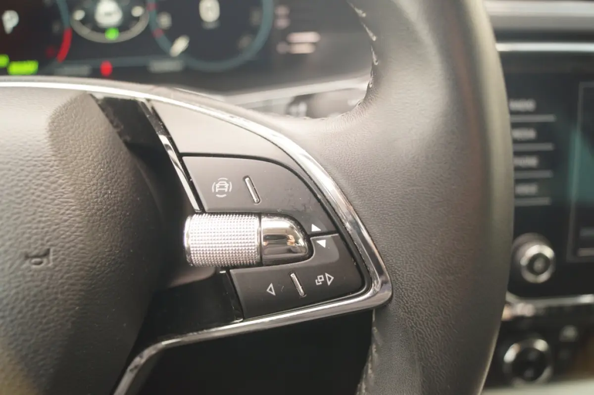 1.4 TSI iV PHEV Business Edition -NAVI-ECC-TREKHAAK-
