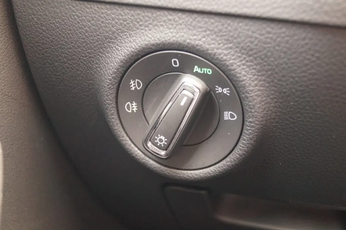 1.4 TSI iV PHEV Business Edition -NAVI-ECC-TREKHAAK-