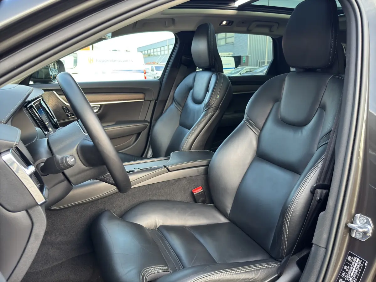 2.0 T5 AWD Pro | Camera | Apple Carplay\Android Auto | Adapt. Cruise | 21' |