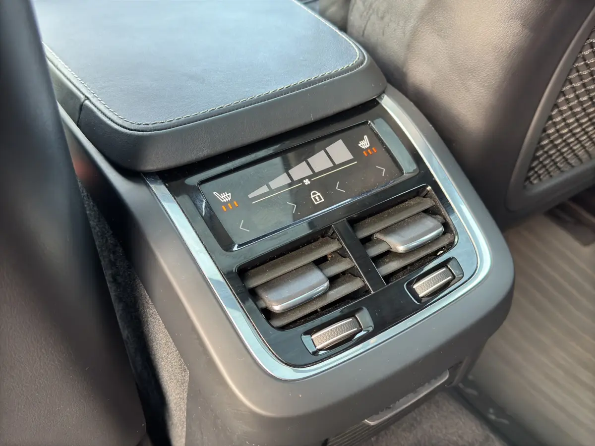 2.0 T5 AWD Pro | Camera | Apple Carplay\Android Auto | Adapt. Cruise | 21' |