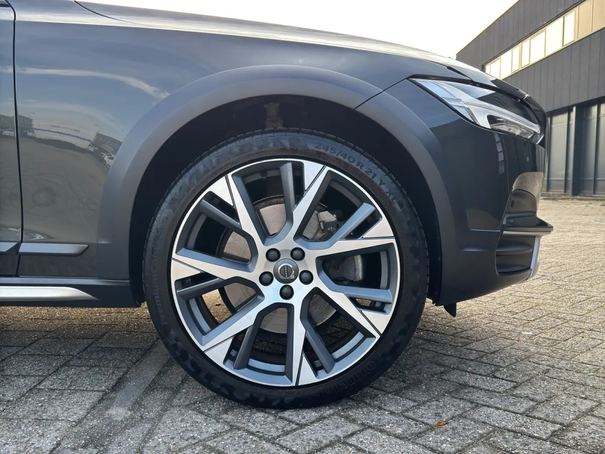 2.0 T5 AWD Pro | Camera | Apple Carplay\Android Auto | Adapt. Cruise | 21' |