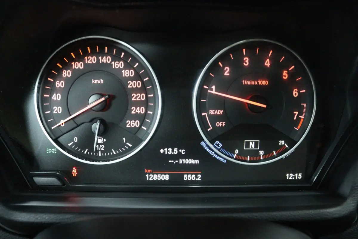 SDrive20i Corporate Lease High Executive (PANORAMADAK, CAMERA, STOELVERWARMING, HEAD-UP DI