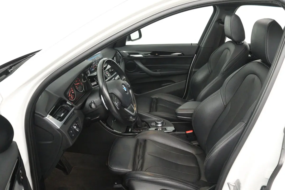 SDrive20i Corporate Lease High Executive (PANORAMADAK, CAMERA, STOELVERWARMING, HEAD-UP DI