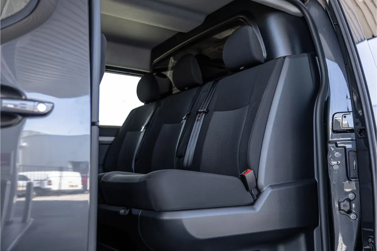 2.0 D-4D Professional DC L3H1 XL | LED | ACC | CarPlay | Camera | Stoel- en stuurwielverwarming | Trekhaak | Navigatie | Keyless entry | Dealer onderhouden | Tot 10 jaar garantie