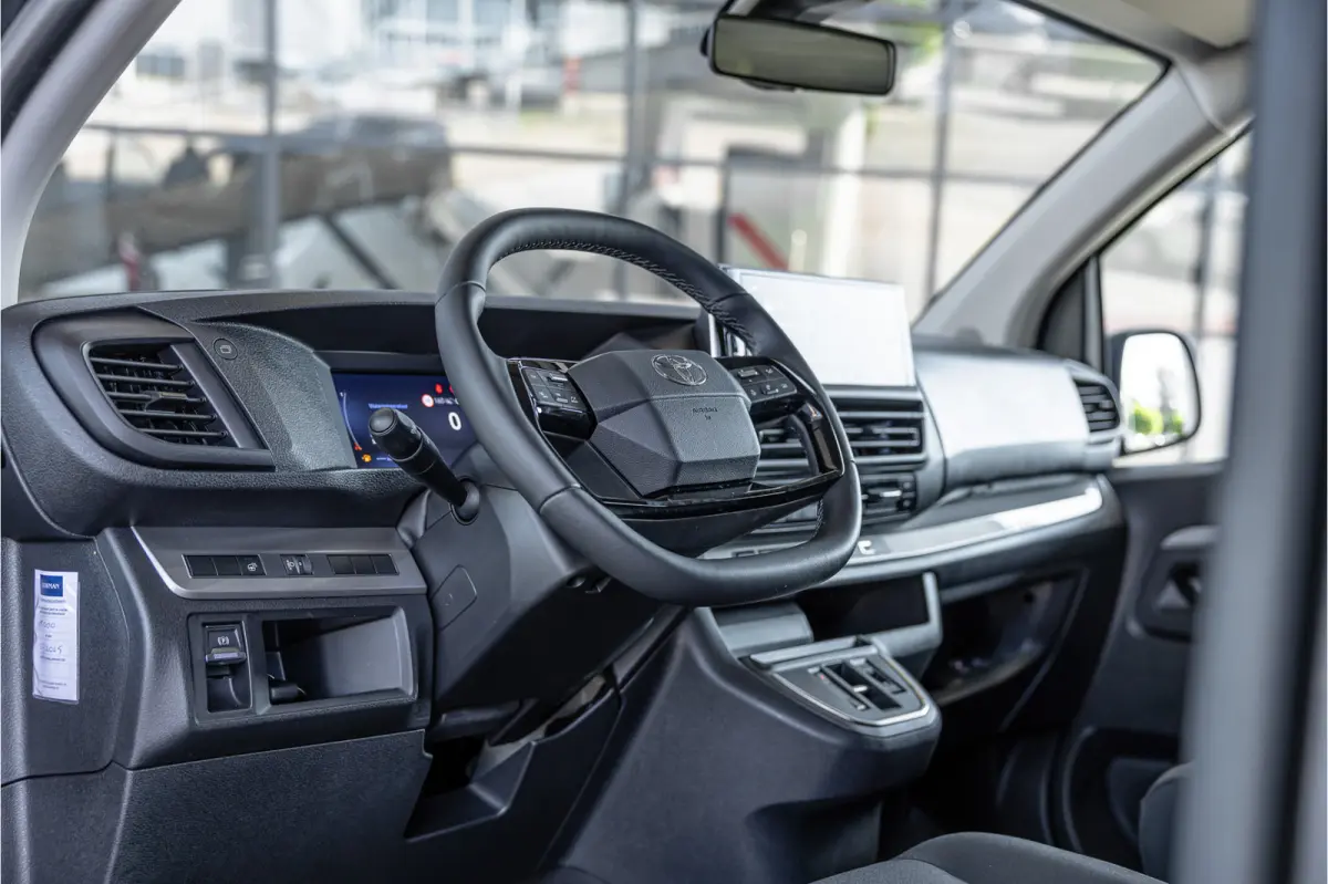 2.0 D-4D Professional DC L3H1 XL | LED | ACC | CarPlay | Camera | Stoel- en stuurwielverwarming | Trekhaak | Navigatie | Keyless entry | Dealer onderhouden | Tot 10 jaar garantie