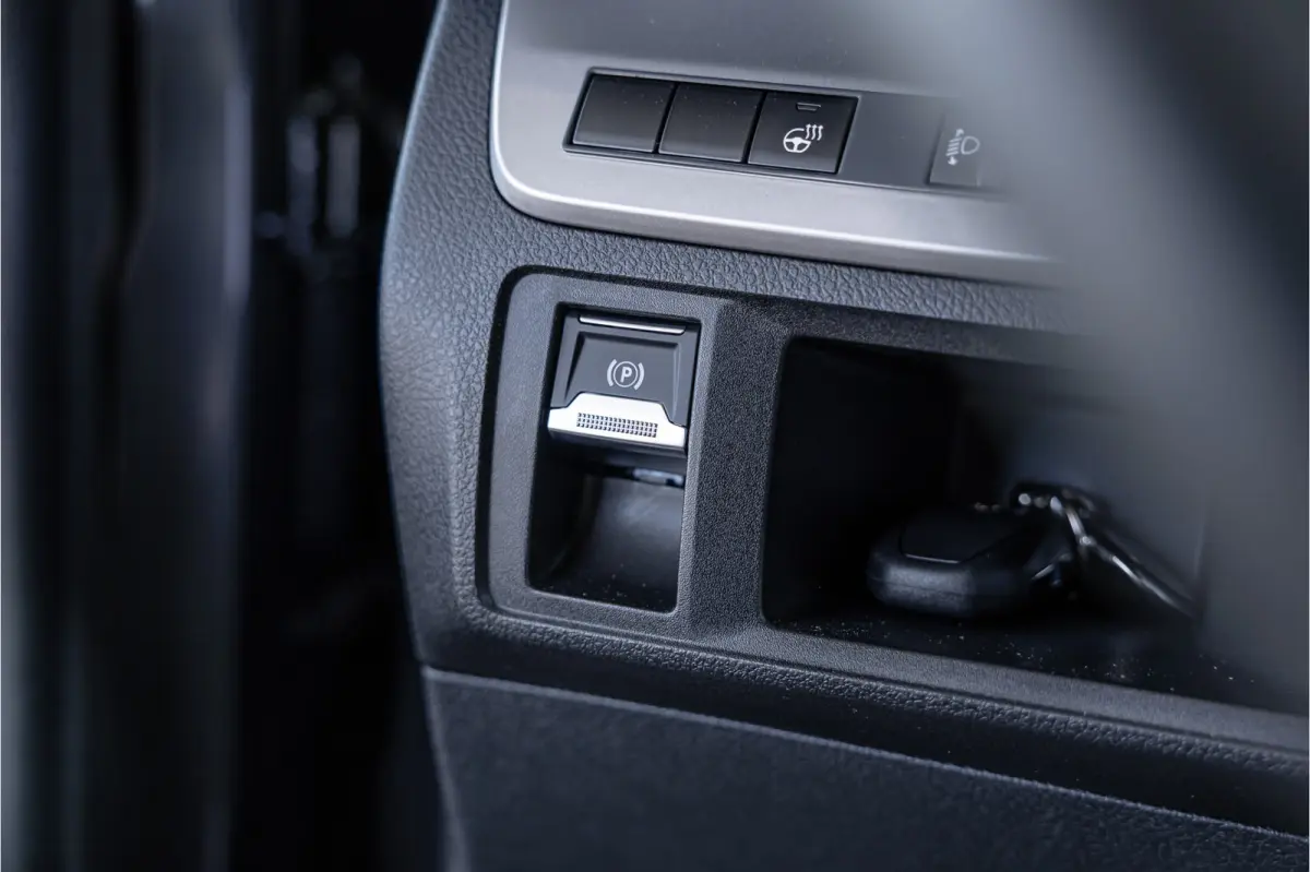 2.0 D-4D Professional DC L3H1 XL | LED | ACC | CarPlay | Camera | Stoel- en stuurwielverwarming | Trekhaak | Navigatie | Keyless entry | Dealer onderhouden | Tot 10 jaar garantie