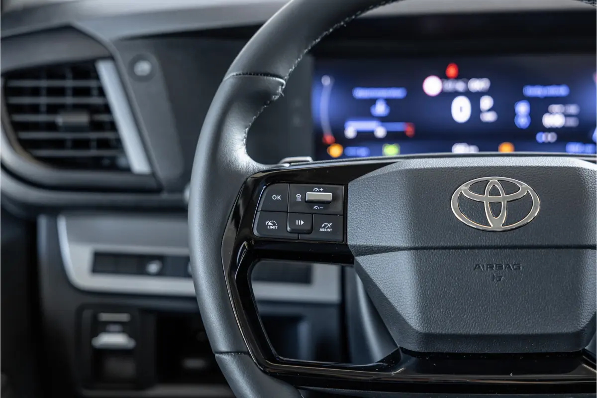 2.0 D-4D Professional DC L3H1 XL | LED | ACC | CarPlay | Camera | Stoel- en stuurwielverwarming | Trekhaak | Navigatie | Keyless entry | Dealer onderhouden | Tot 10 jaar garantie