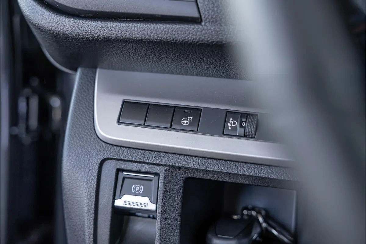 2.0 D-4D Professional DC L3H1 XL | LED | ACC | CarPlay | Camera | Stoel- en stuurwielverwarming | Trekhaak | Navigatie | Keyless entry | Dealer onderhouden | Tot 10 jaar garantie