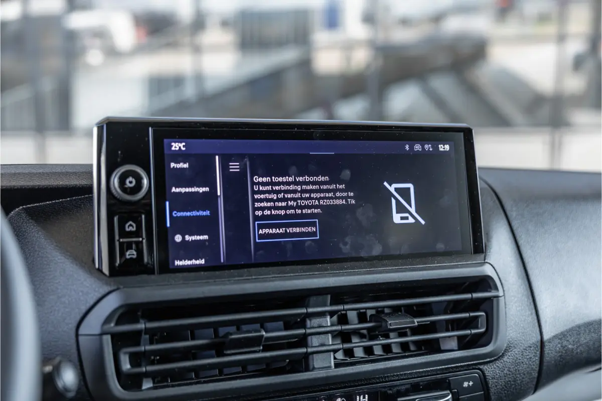 2.0 D-4D Professional DC L3H1 XL | LED | ACC | CarPlay | Camera | Stoel- en stuurwielverwarming | Trekhaak | Navigatie | Keyless entry | Dealer onderhouden | Tot 10 jaar garantie