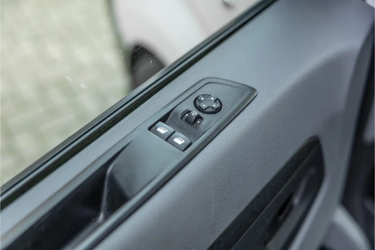 2.0 CDTI L2H1 | L+R Schuifdeur | Automaat | CarPlay | Camera | Stoelverwarming | Trekhaak | F1 Flippers | Cruise control | Bedrijfswageninrichting | 3-Zitter | Nieuwe APK