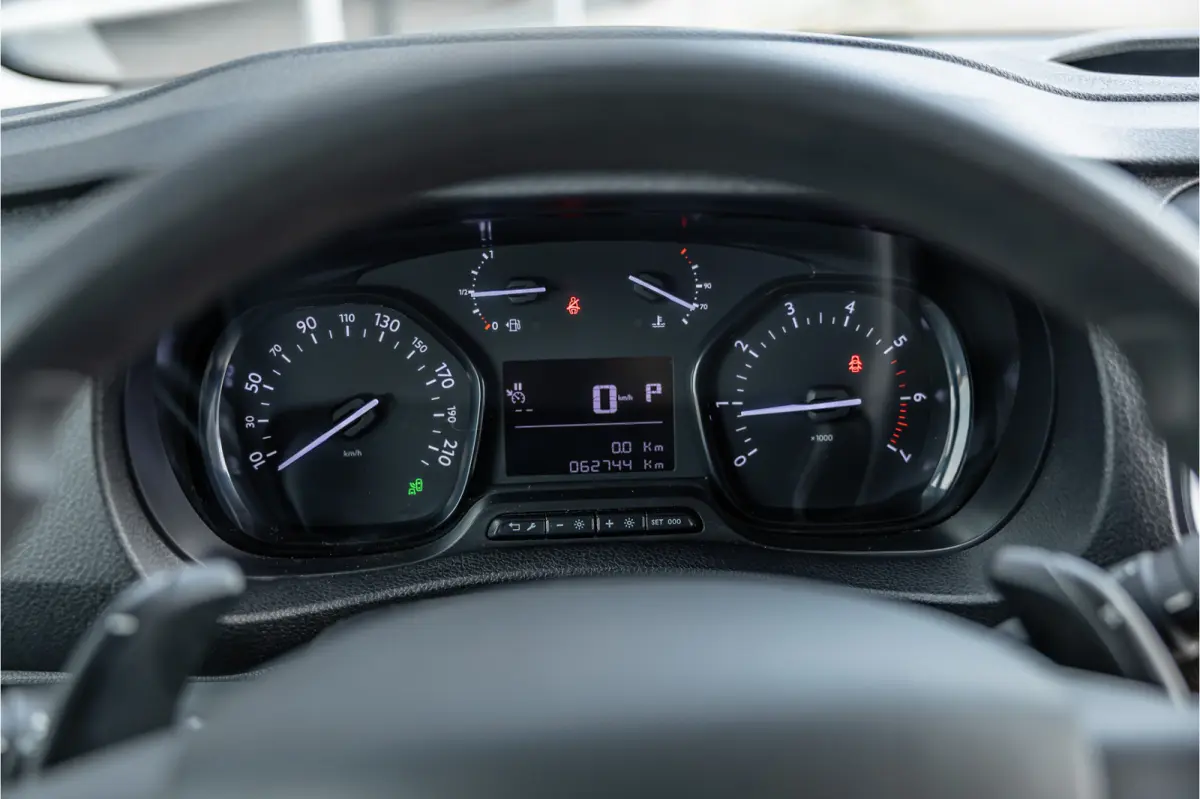 2.0 CDTI L2H1 | L+R Schuifdeur | Automaat | CarPlay | Camera | Stoelverwarming | Trekhaak | F1 Flippers | Cruise control | Bedrijfswageninrichting | 3-Zitter | Nieuwe APK