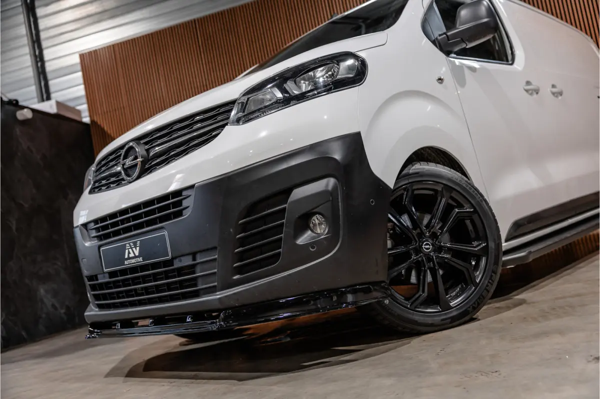 2.0 CDTI L2H1 | L+R Schuifdeur | Automaat | CarPlay | Camera | Stoelverwarming | Trekhaak | F1 Flippers | Cruise control | Bedrijfswageninrichting | 3-Zitter | Nieuwe APK