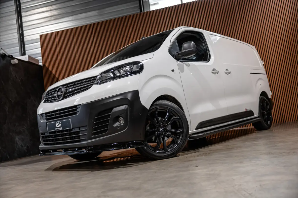 2.0 CDTI L2H1 | L+R Schuifdeur | Automaat | CarPlay | Camera | Stoelverwarming | Trekhaak | F1 Flippers | Cruise control | Bedrijfswageninrichting | 3-Zitter | Nieuwe APK