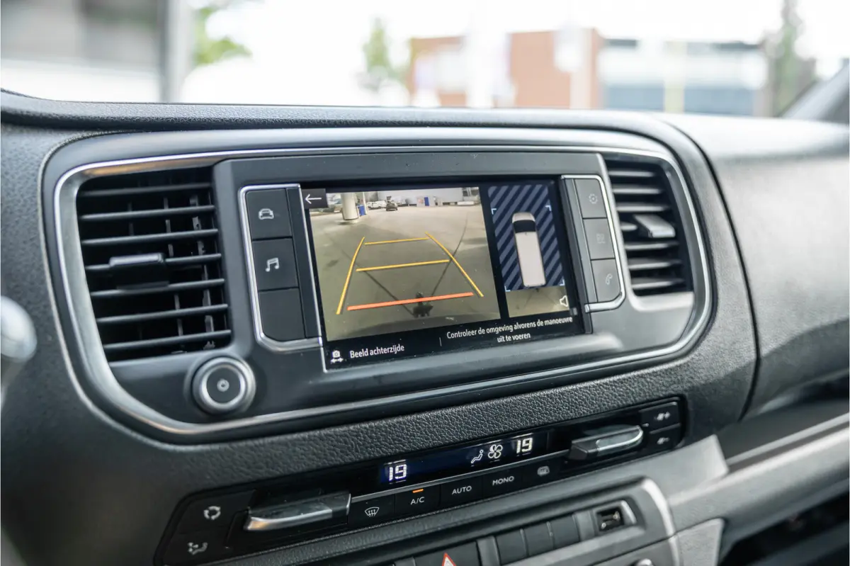 2.0 CDTI L2H1 | L+R Schuifdeur | Automaat | CarPlay | Camera | Stoelverwarming | Trekhaak | F1 Flippers | Cruise control | Bedrijfswageninrichting | 3-Zitter | Nieuwe APK