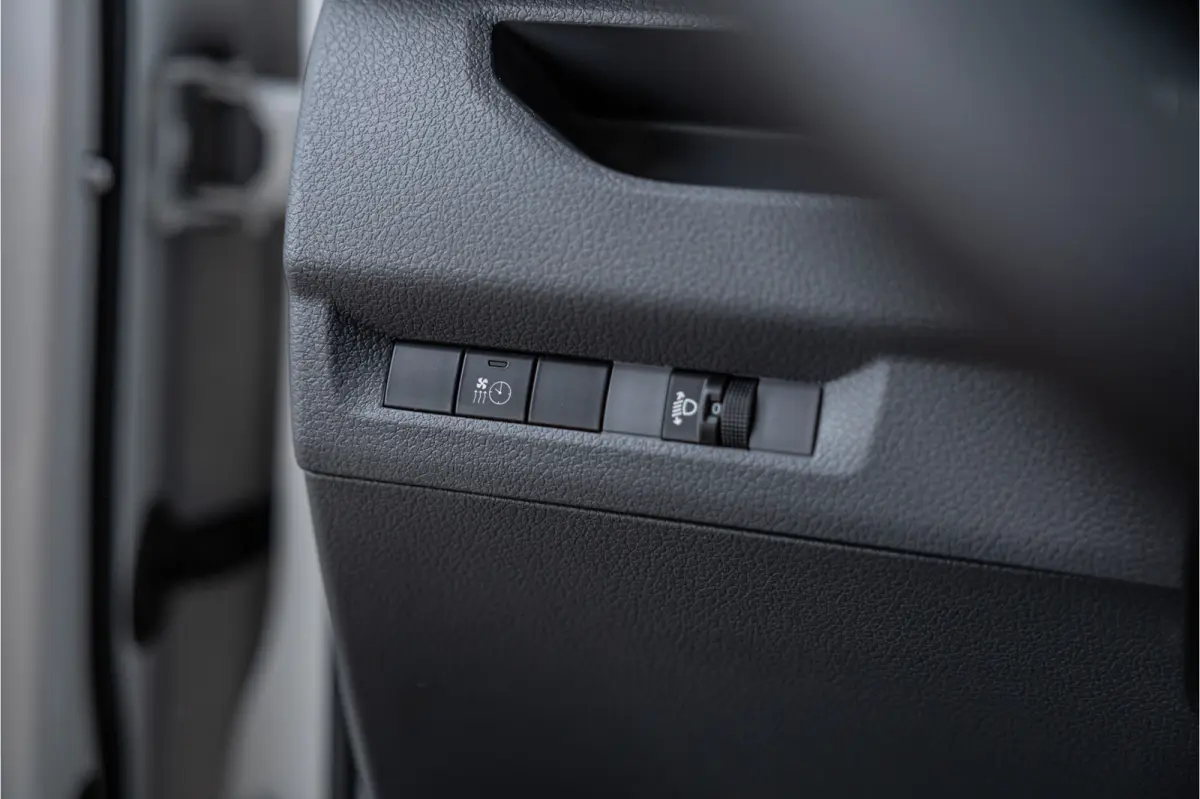 2.0 CDTI L2H1 | L+R Schuifdeur | Automaat | CarPlay | Camera | Stoelverwarming | Trekhaak | F1 Flippers | Cruise control | Bedrijfswageninrichting | 3-Zitter | Nieuwe APK