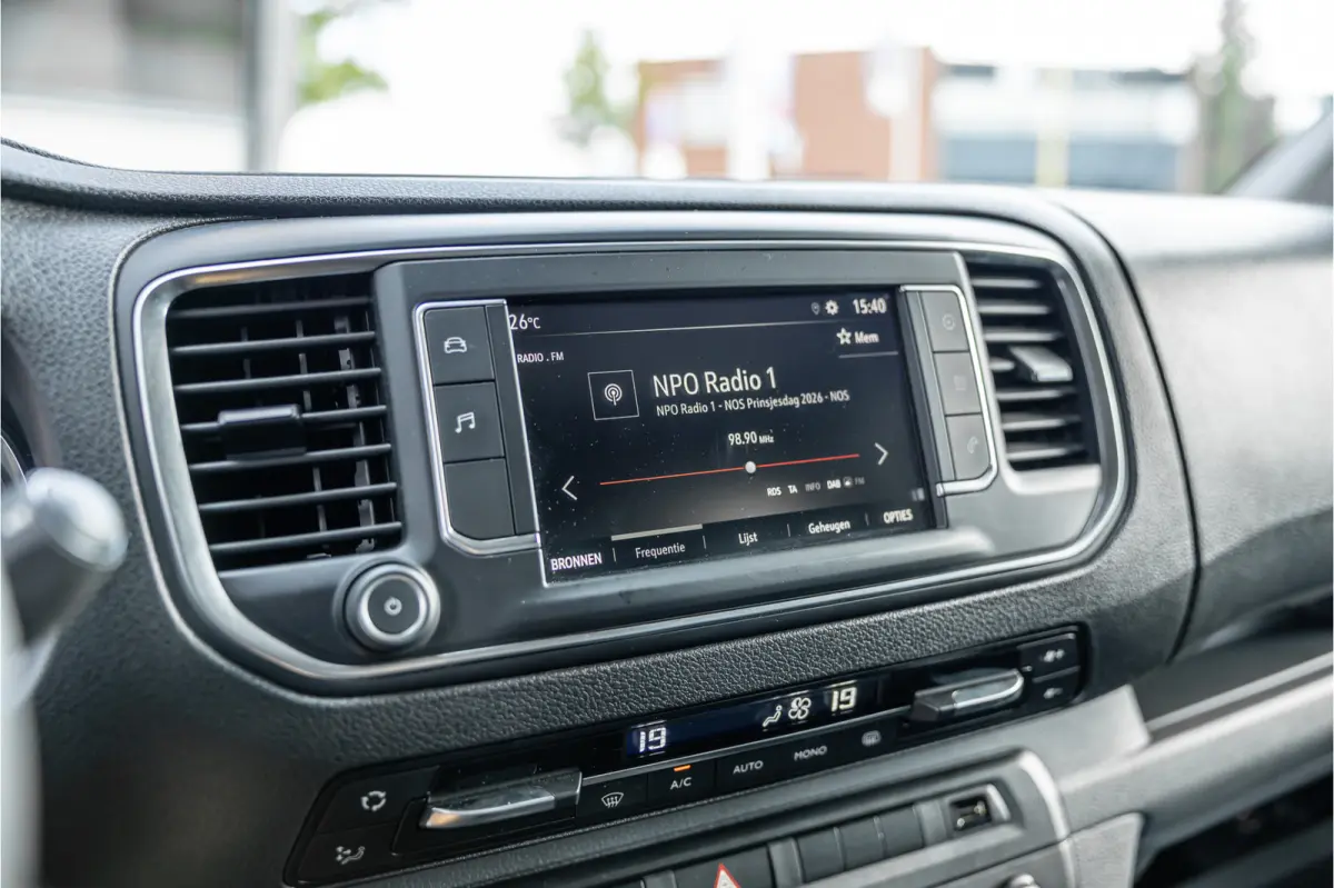 2.0 CDTI L2H1 | L+R Schuifdeur | Automaat | CarPlay | Camera | Stoelverwarming | Trekhaak | F1 Flippers | Cruise control | Bedrijfswageninrichting | 3-Zitter | Nieuwe APK