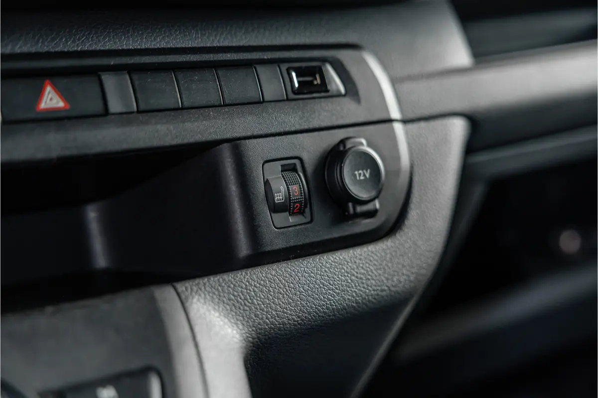 2.0 CDTI L2H1 | L+R Schuifdeur | Automaat | CarPlay | Camera | Stoelverwarming | Trekhaak | F1 Flippers | Cruise control | Bedrijfswageninrichting | 3-Zitter | Nieuwe APK