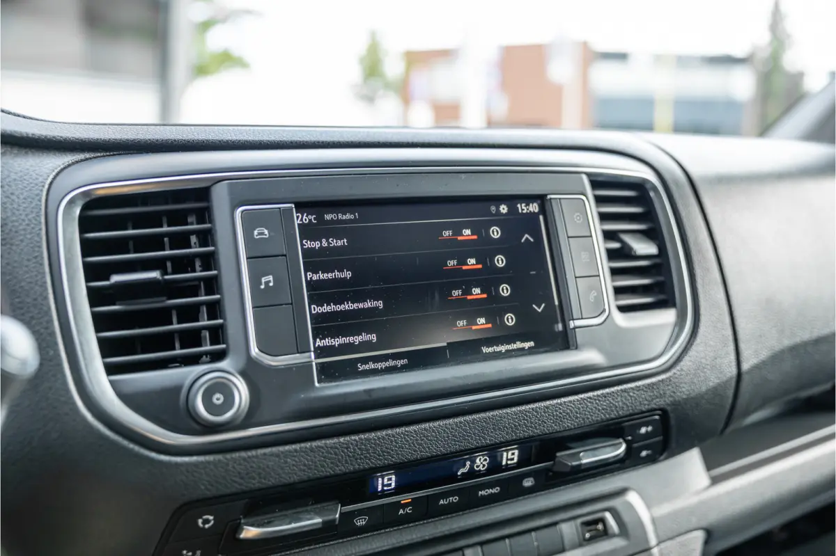2.0 CDTI L2H1 | L+R Schuifdeur | Automaat | CarPlay | Camera | Stoelverwarming | Trekhaak | F1 Flippers | Cruise control | Bedrijfswageninrichting | 3-Zitter | Nieuwe APK