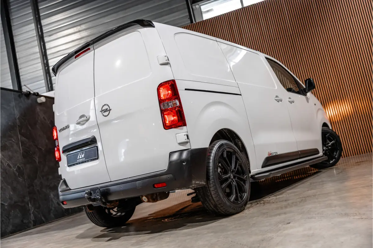 2.0 CDTI L2H1 | L+R Schuifdeur | Automaat | CarPlay | Camera | Stoelverwarming | Trekhaak | F1 Flippers | Cruise control | Bedrijfswageninrichting | 3-Zitter | Nieuwe APK