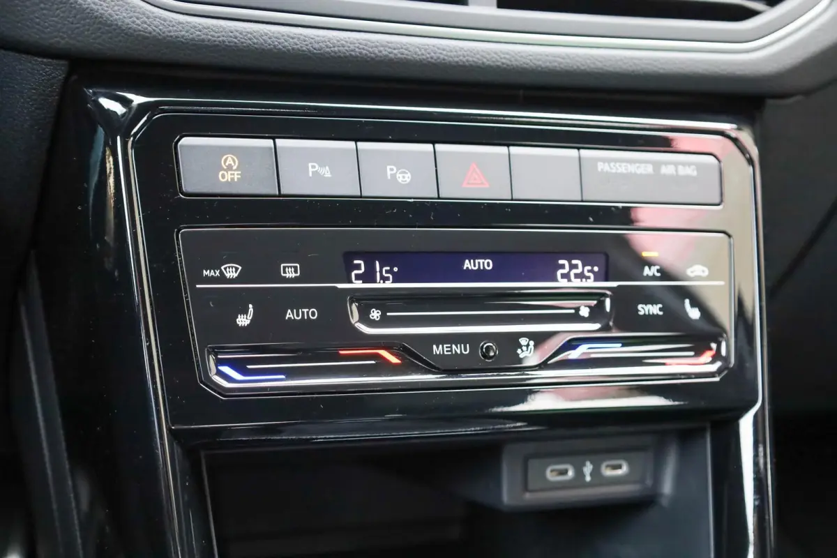 1.0 TSI 115pk DSG Life Edition | Trekhaak Afneembaar | Stoelverwarming | Navigatie | Achteruitrijcamera