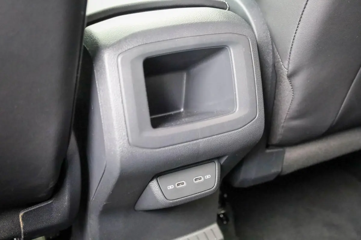 1.0 TSI 115pk DSG Life Edition | Trekhaak Afneembaar | Stoelverwarming | Navigatie | Achteruitrijcamera