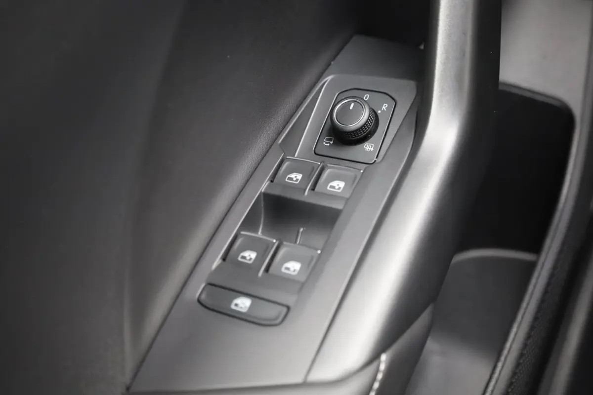 1.0 TSI 115pk DSG Life Edition | Trekhaak Afneembaar | Stoelverwarming | Navigatie | Achteruitrijcamera