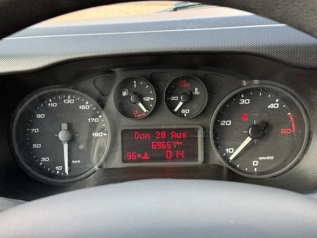 35C14 2.3 L2H2 Dubbellucht Airco Cruise control Camera Trekhaak 3,5t Inbouw lucht geveerde stoel