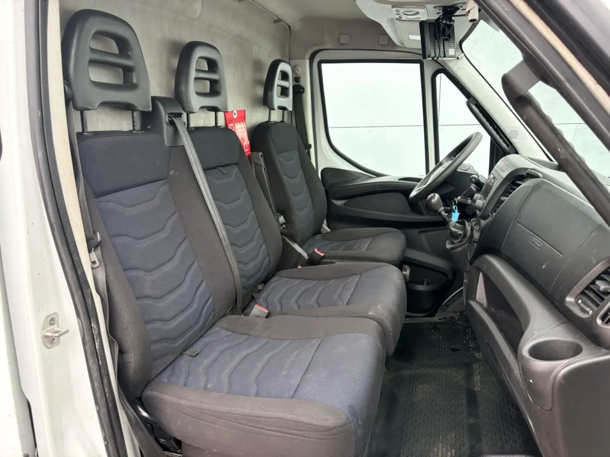35C14 2.3 L2H2 Dubbellucht Airco Cruise control Camera Trekhaak 3,5t Inbouw lucht geveerde stoel