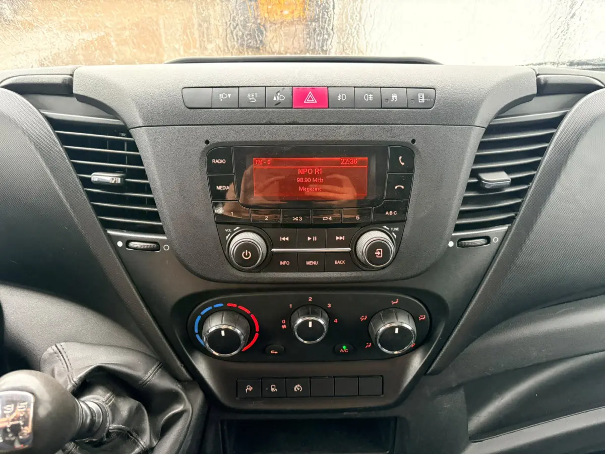 35C14 2.3 L2H2 Dubbellucht Airco Cruise control Camera Trekhaak 3,5t Inbouw lucht geveerde stoel