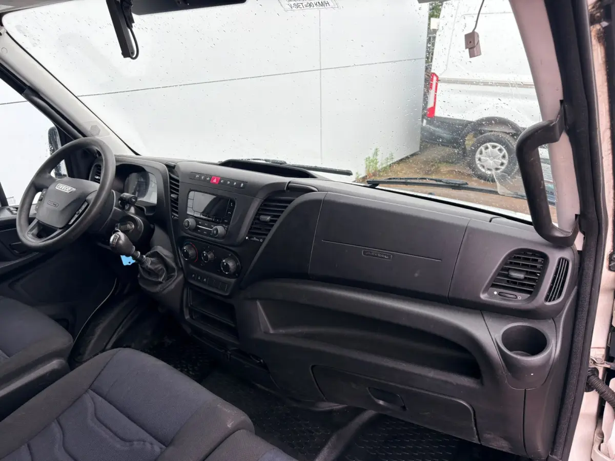 35C14 2.3 L2H2 Dubbellucht Airco Cruise control Camera Trekhaak 3,5t Inbouw lucht geveerde stoel
