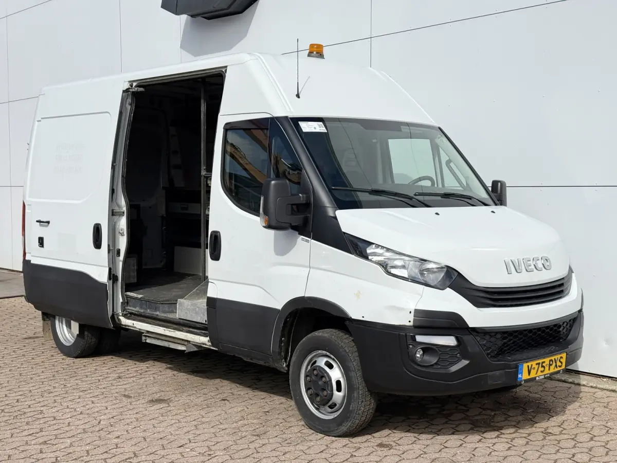 35C14 2.3 L2H2 Dubbellucht Airco Cruise control Camera Trekhaak 3,5t Inbouw lucht geveerde stoel