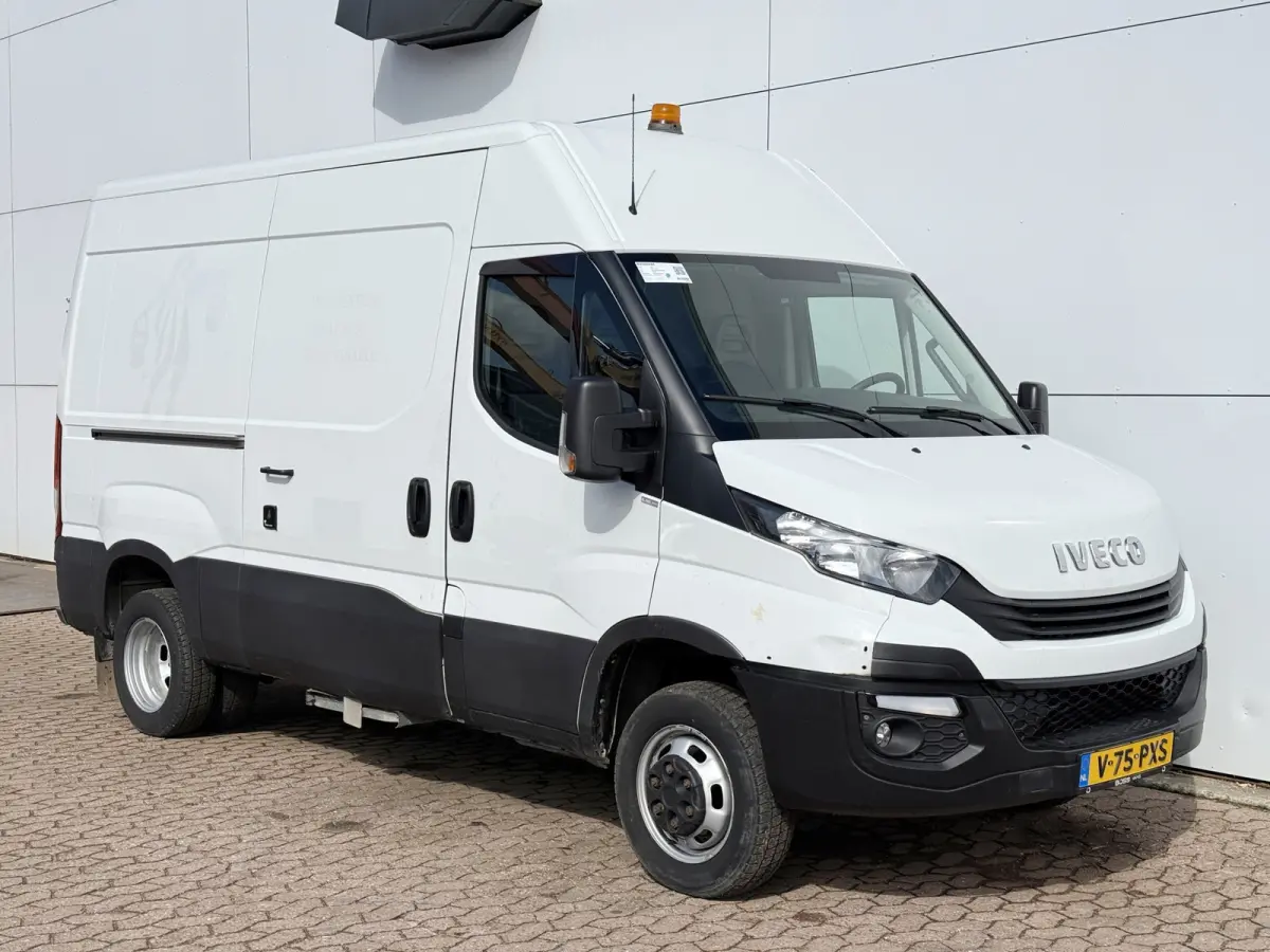 35C14 2.3 L2H2 Dubbellucht Airco Cruise control Camera Trekhaak 3,5t Inbouw lucht geveerde stoel