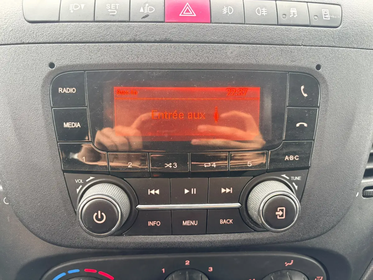 35C14 2.3 L2H2 Dubbellucht Airco Cruise control Camera Trekhaak 3,5t Inbouw lucht geveerde stoel