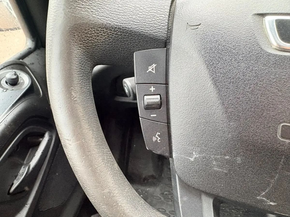 35C14 2.3 L2H2 Dubbellucht Airco Cruise control Camera Trekhaak 3,5t Inbouw lucht geveerde stoel