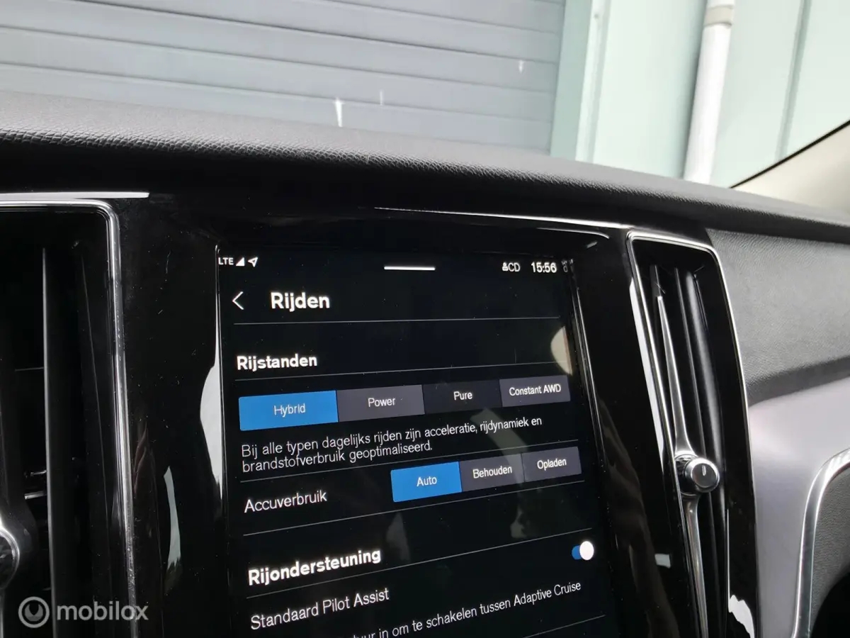 2.0 T6 Plug-in hybrid AWD / Carplay / Stoelverw.