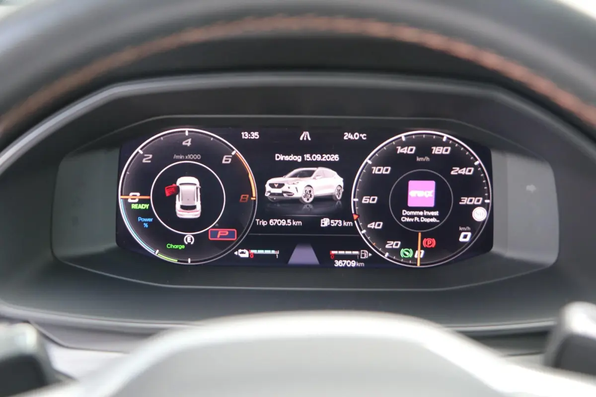 1.4 e-Hybrid 204pk Business | SoH 97% | Navigatie | Achteruitrijcamera | App Connect | Dodehoeksensor