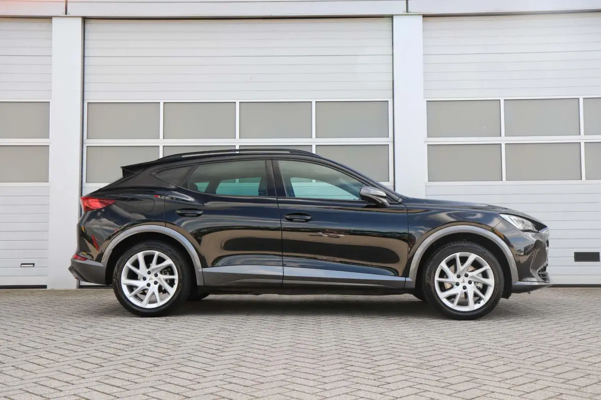 1.4 e-Hybrid 204pk Business | SoH 97% | Navigatie | Achteruitrijcamera | App Connect | Dodehoeksensor