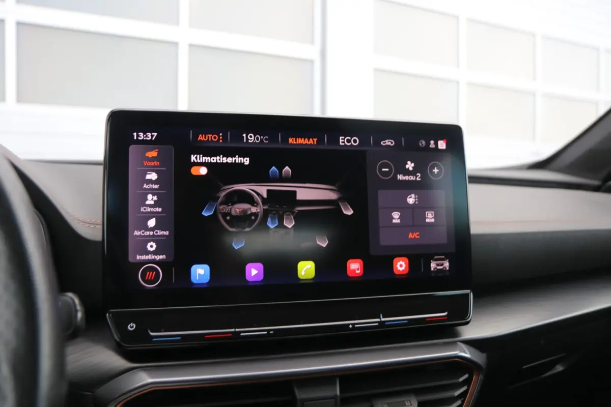 1.4 e-Hybrid 204pk Business | SoH 97% | Navigatie | Achteruitrijcamera | App Connect | Dodehoeksensor
