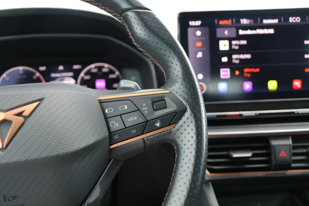 1.4 e-Hybrid 204pk Business | SoH 97% | Navigatie | Achteruitrijcamera | App Connect | Dodehoeksensor