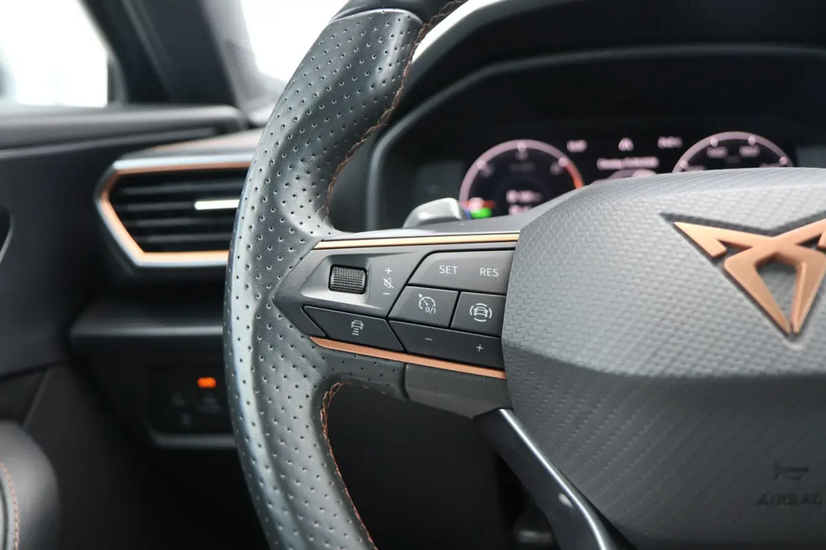 1.4 e-Hybrid 204pk Business | SoH 97% | Navigatie | Achteruitrijcamera | App Connect | Dodehoeksensor