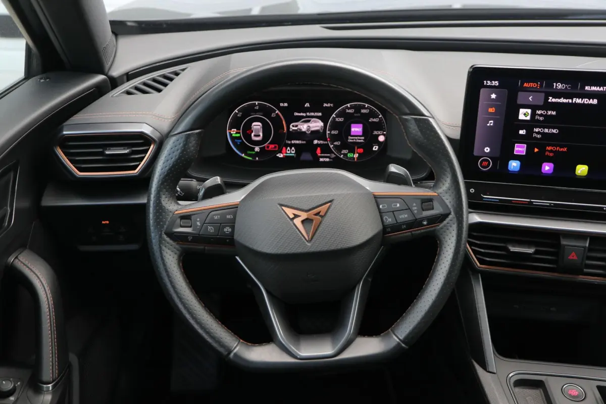 1.4 e-Hybrid 204pk Business | SoH 97% | Navigatie | Achteruitrijcamera | App Connect | Dodehoeksensor