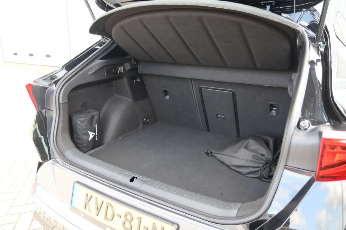 1.4 e-Hybrid 204pk Business | SoH 97% | Navigatie | Achteruitrijcamera | App Connect | Dodehoeksensor