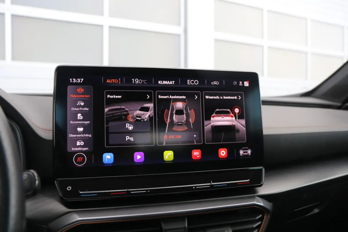 1.4 e-Hybrid 204pk Business | SoH 97% | Navigatie | Achteruitrijcamera | App Connect | Dodehoeksensor
