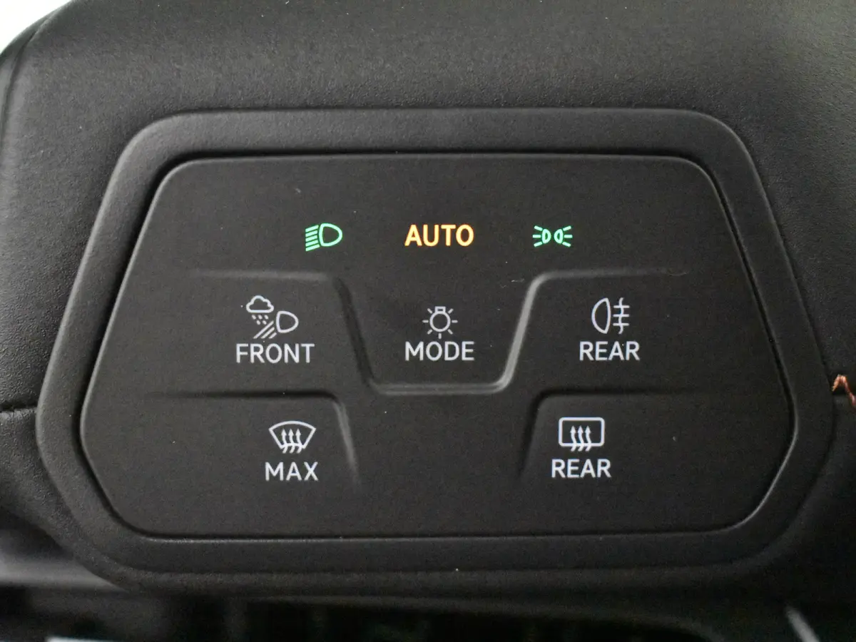 Copper Edition 82kWh l WLTP tot 556km! l Camera l Stoel/stuurverwarming l Half Leder l 19" l 231PK! l Parkeersensoren l Cr Control l Elektr. Inklapbare Buitenspiegels l Navi | DAB | LED