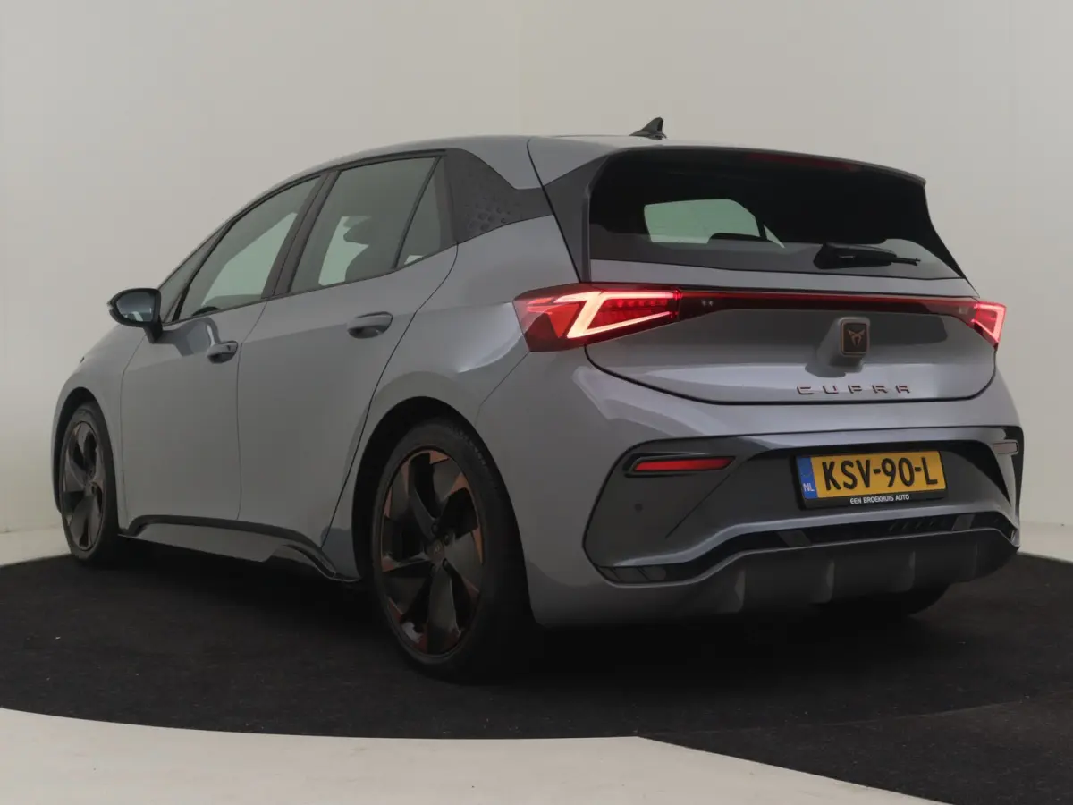Copper Edition 82kWh l WLTP tot 556km! l Camera l Stoel/stuurverwarming l Half Leder l 19" l 231PK! l Parkeersensoren l Cr Control l Elektr. Inklapbare Buitenspiegels l Navi | DAB | LED