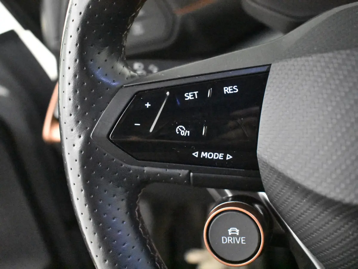 Copper Edition 82kWh l WLTP tot 556km! l Camera l Stoel/stuurverwarming l Half Leder l 19" l 231PK! l Parkeersensoren l Cr Control l Elektr. Inklapbare Buitenspiegels l Navi | DAB | LED