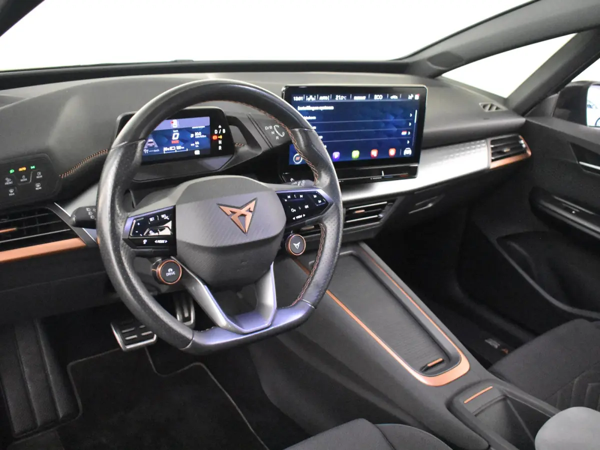 Copper Edition 82kWh l WLTP tot 556km! l Camera l Stoel/stuurverwarming l Half Leder l 19" l 231PK! l Parkeersensoren l Cr Control l Elektr. Inklapbare Buitenspiegels l Navi | DAB | LED