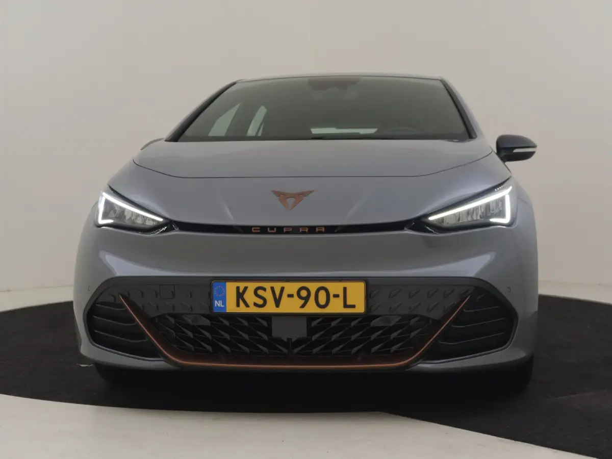 Copper Edition 82kWh l WLTP tot 556km! l Camera l Stoel/stuurverwarming l Half Leder l 19" l 231PK! l Parkeersensoren l Cr Control l Elektr. Inklapbare Buitenspiegels l Navi | DAB | LED