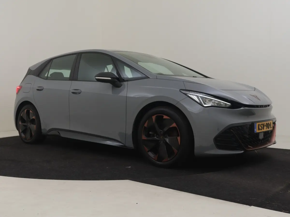 Copper Edition 82kWh l WLTP tot 556km! l Camera l Stoel/stuurverwarming l Half Leder l 19" l 231PK! l Parkeersensoren l Cr Control l Elektr. Inklapbare Buitenspiegels l Navi | DAB | LED